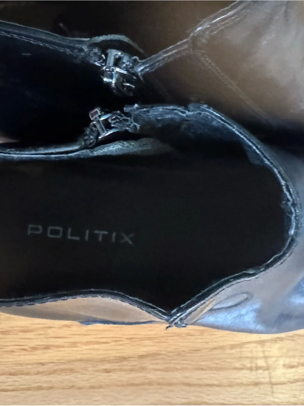 Politix sleek black